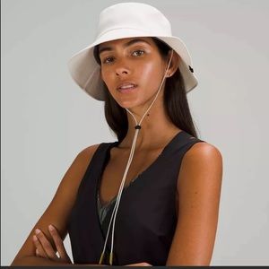 NEW RARE lululemon lab Bucket Hat With Strap wide brim ivory tilley style shade